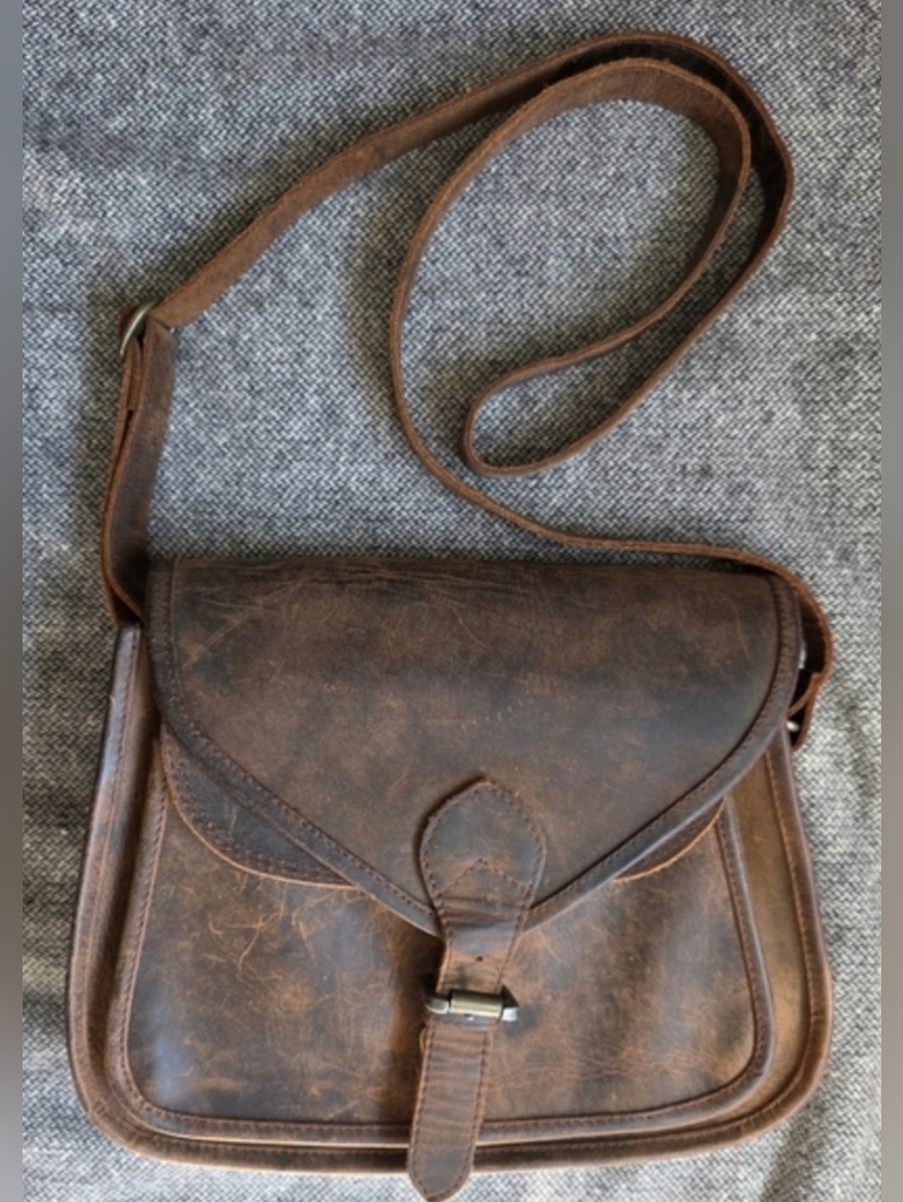 Vintage-Style Brown Leather Crossbody Bag